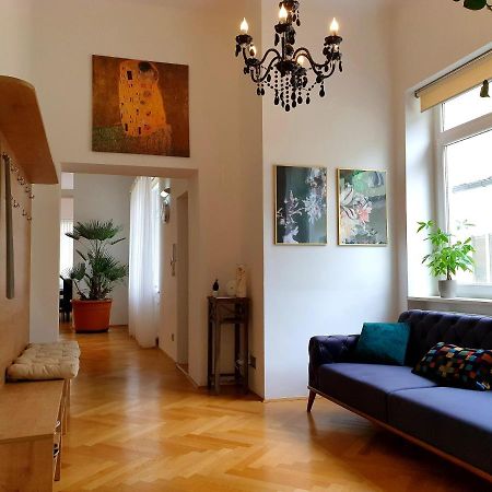Sunny And Spacious Apartment Near City Centre Wien Eksteriør bilde