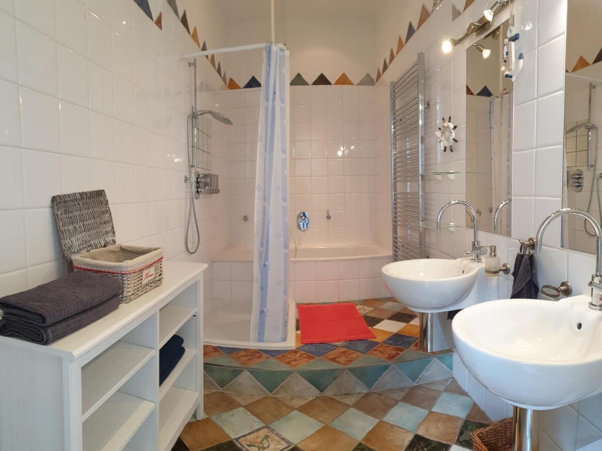 Sunny And Spacious Apartment Near City Centre Wien Eksteriør bilde