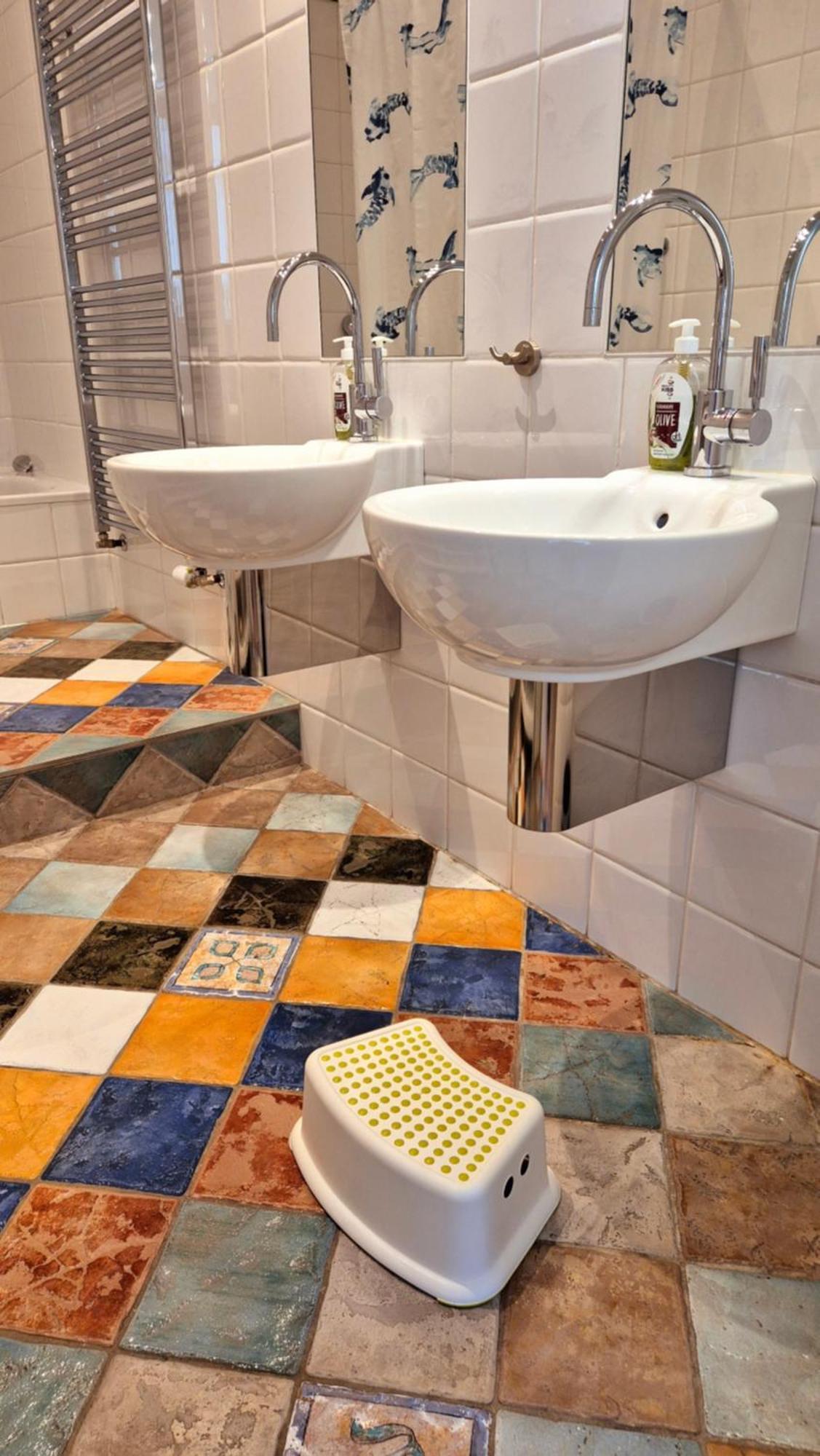 Sunny And Spacious Apartment Near City Centre Wien Eksteriør bilde